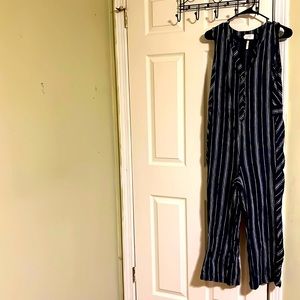 Laundry by Shelli Segal sleeveless jumpsuit for women. Size 8